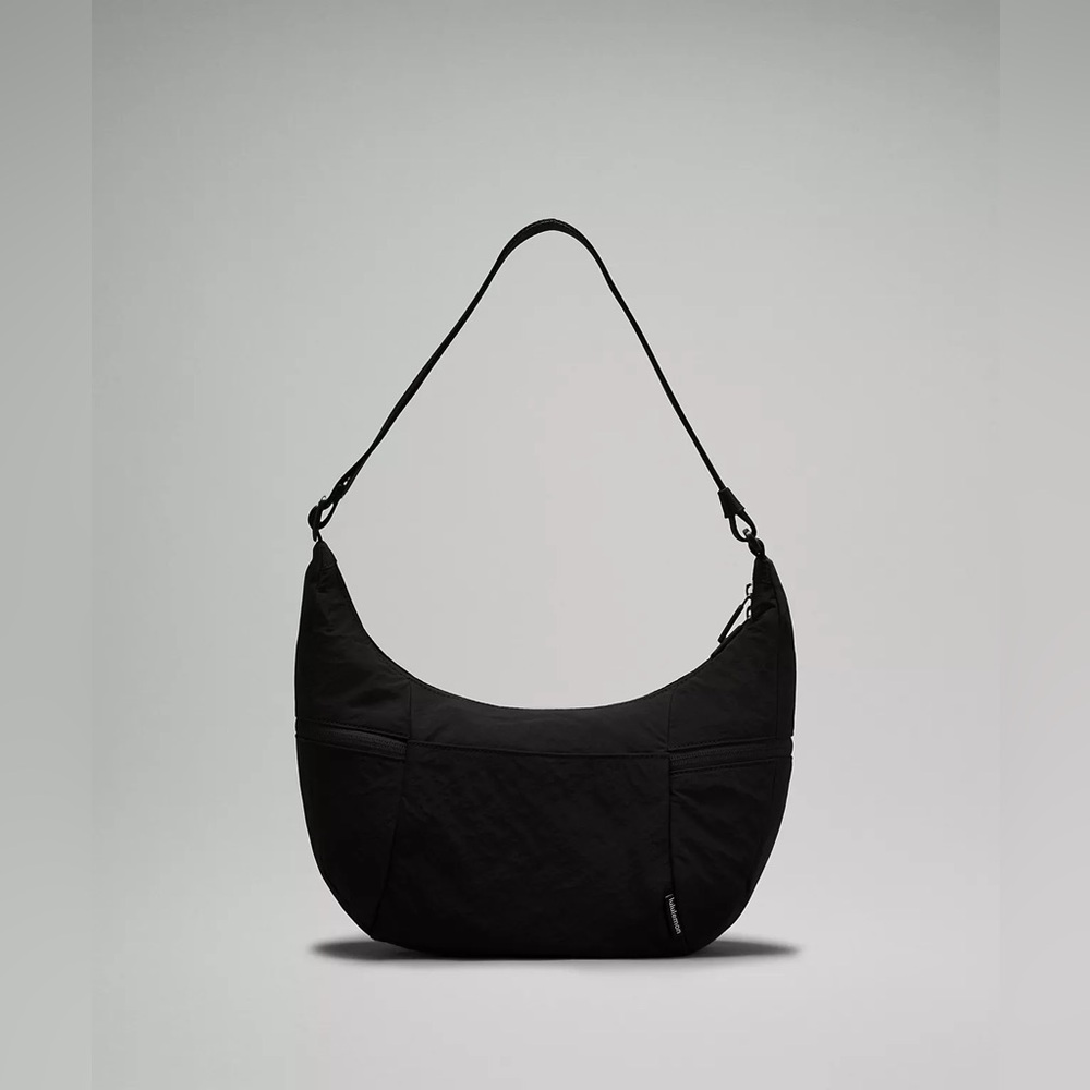 LuluLemon Slouchy Sling Bag 6L in Black - Picture 6 of 7